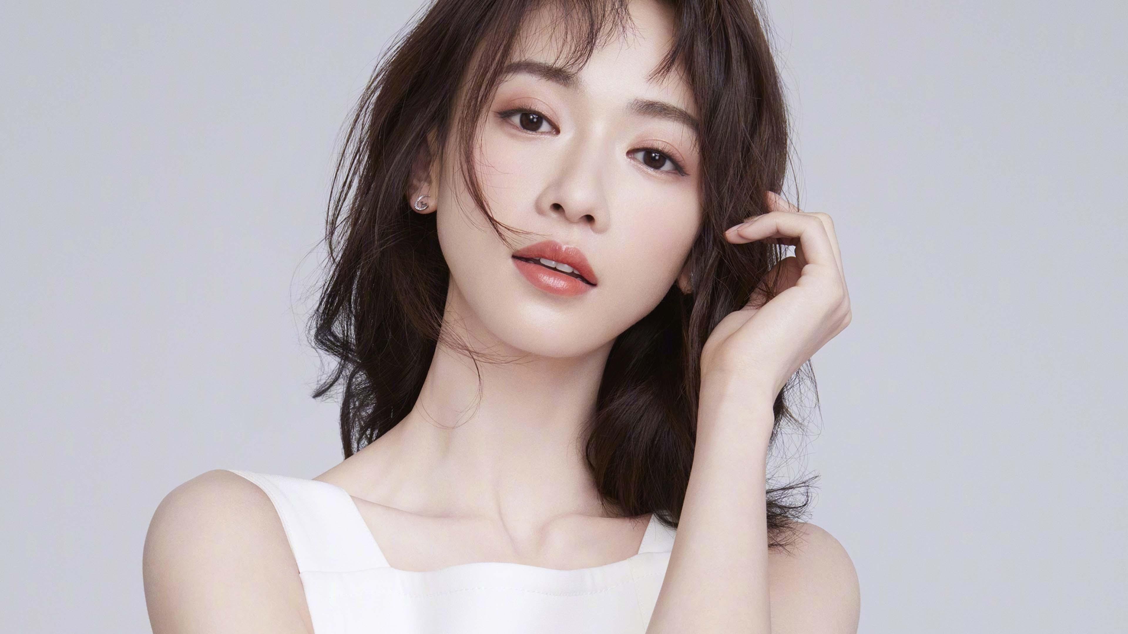 热火训练营中开展非正式比赛激发球员激情，热火训练馆